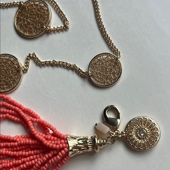 Gold finish Jewelry Set- necklace, bracelets, pendant - Picture 14 of 15